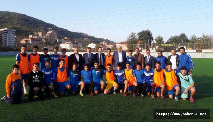 Salih Cora ve Recep Çebi Araklı'da stadı inceledi