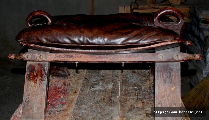 Ağa olmayan bu koltuğa oturamaz!