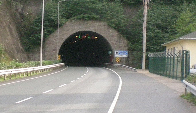 Sürücülere uyarı: Trabzon'daki tünelde...