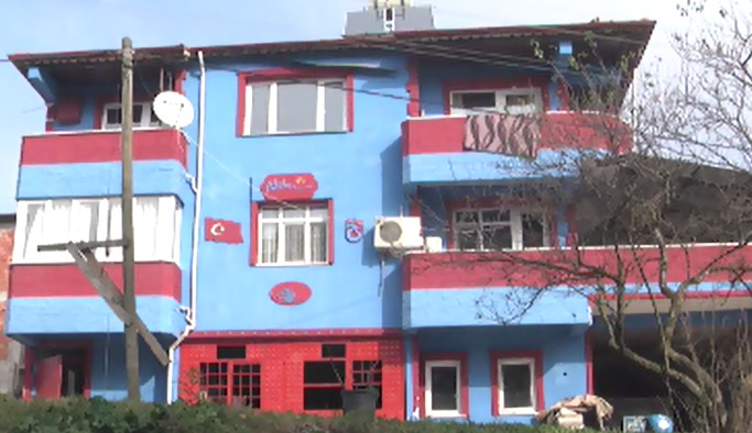 Sakarya'da fanatik Trabzonsporlu'dan sıradışı ev