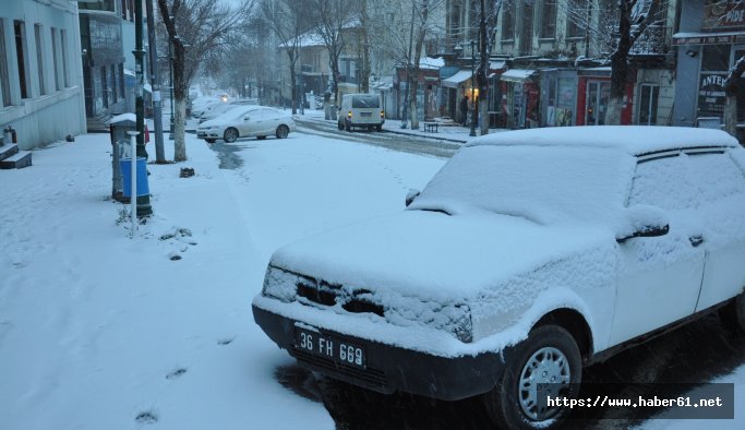 Beklenen kar, Kars'a yağdı