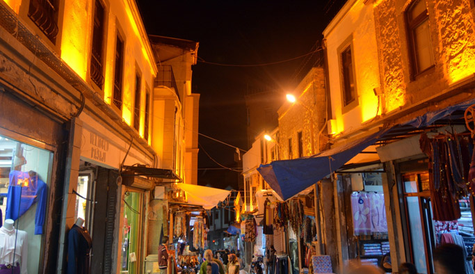 Trabzon'un işlek sokağında ilk etap tamam