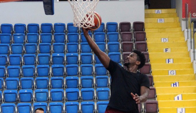 Trabzonspor'da Sivasspor Hazırlıkları Sürüyor: Çalımbay Taktik Çalıştı