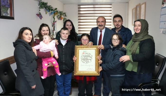 Özel çocuklardan ilçe milli eğitim müdürüne ziyaret