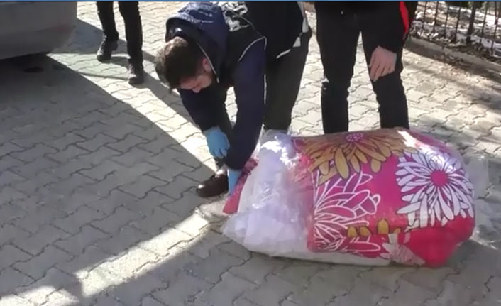 Çeyiz yastığında esrar ele geçirildi!
