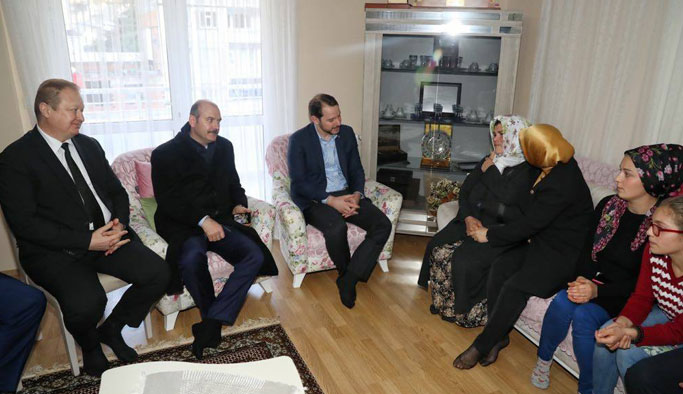Bakan Soylu ve Albayrak'tan Eren Bülbül'ün ailesine ziyaret
