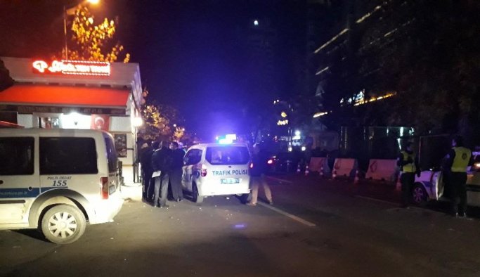 Büyükelçilik görevlisi ortalığı birbirine kattı