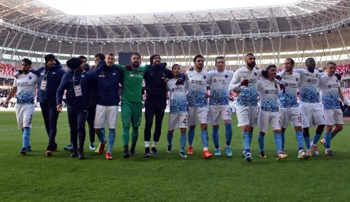 Trabzonspor Çalımbay'la farkı eritiyor!