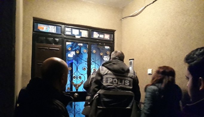 Polisten firarilere gece baskını