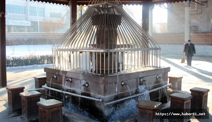 Kars -16'yı gördü, çeşmeler dondu