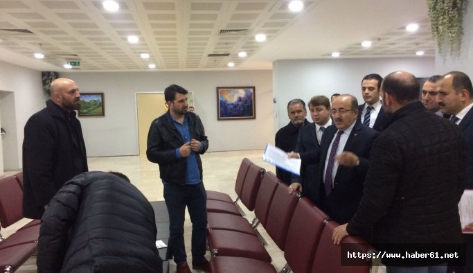 Trabzon'da Kanuni Bulvarı mağdurları, imzaları Gümrükçüoğlu'na iletti