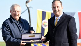 Günün absürt haberi... Aziz Yıldırım'a 'başpehlivan' unvanı!