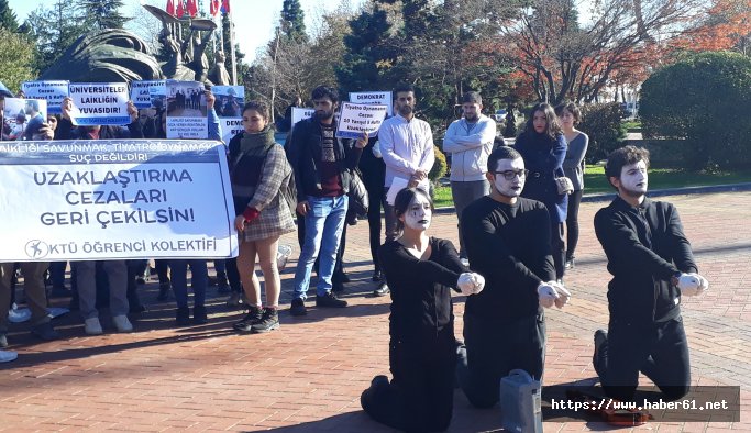 KTÜ'de okuldan uzaklaştırılan öğrencilerden eylem