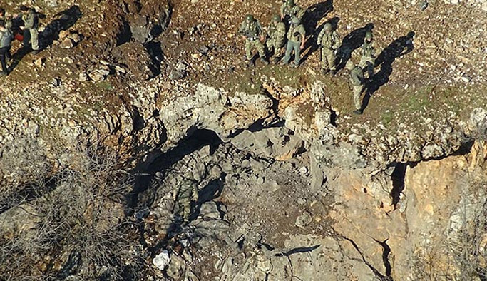 Teröristler sığınakta tespit edildi