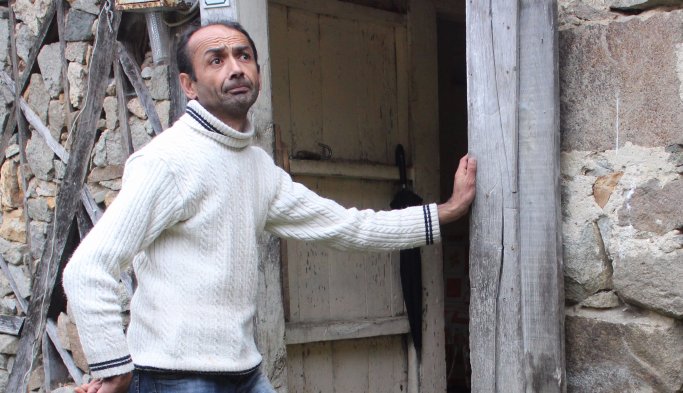 Barakada yaşayan vatandaşa devlet ev yaptı