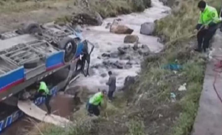 Peru'da feci kaza: 10 ölü 30 yaralı