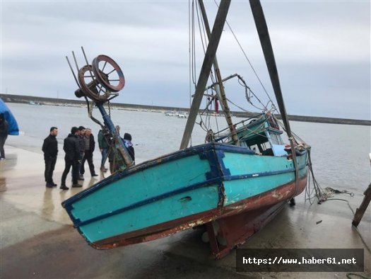 Çarşıbaşı'nda dolgu krizi! Tekneler karaya vurdu!