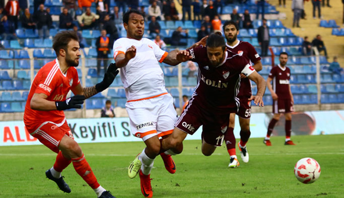 Adanaspor Elazığspor ile barebere