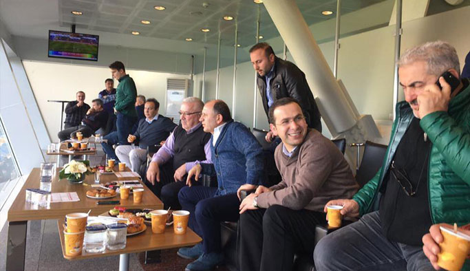 Muharrem Usta maçı kiminle izledi?