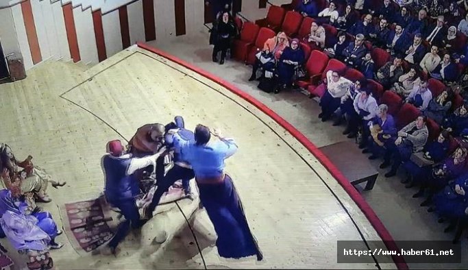 Tiyatro oyuncusuna sahnede dayak!