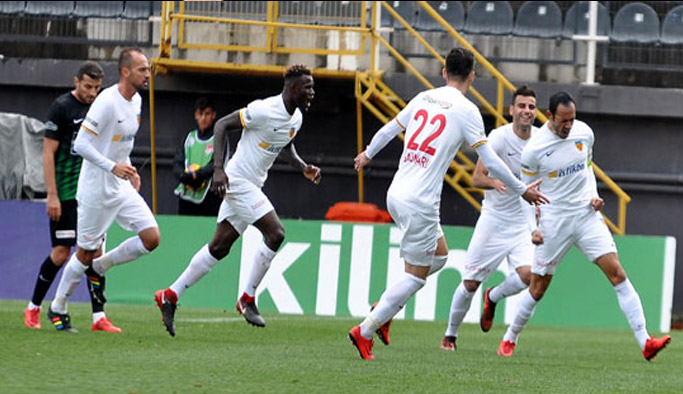 Kayserispor Umut Bulut'la kazandı