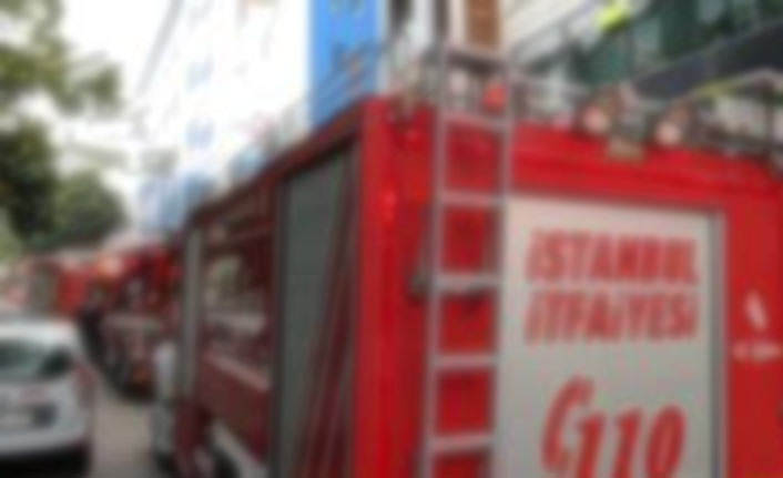 Yangını gören kendini sokağa attı!