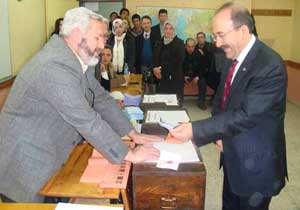 Gümrükçüoğlu sandığı şaşırdı