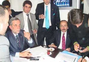 Ak Parti'de heyecanlı bekleyiş