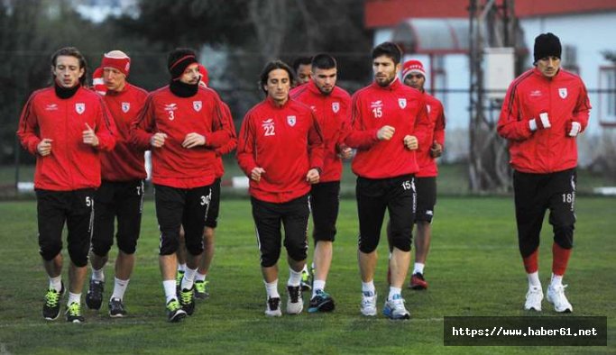 Samsunsporlu futbolculardan deplasman protestosu