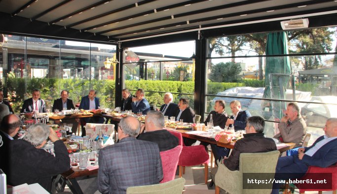 Başkan Sağıroğlu, Yomra muhtarlarıyla toplandı