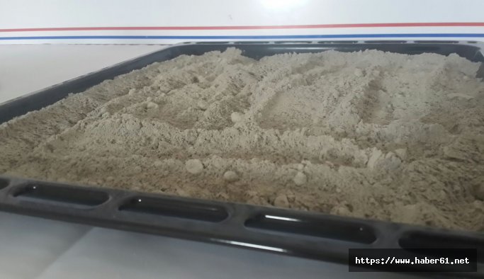 Fırın tepsisinde 1 milyonluk uyuşturucu