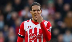 Liverpool'dan Van Dijk bombası! Rekor kırdı