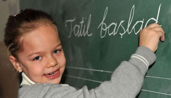 1 Ocak Pazartesi günü okullar tatil mi? Yılbaşı sonrası okul var mı? - 2018 tatil takvimi