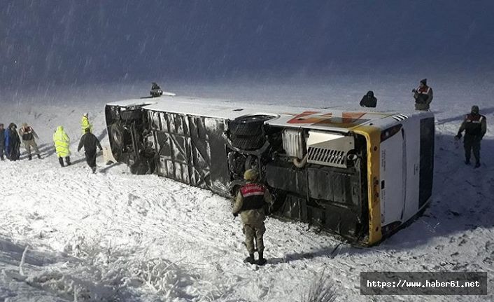 Yolcu otobüsü devrildi: 18 yaralı