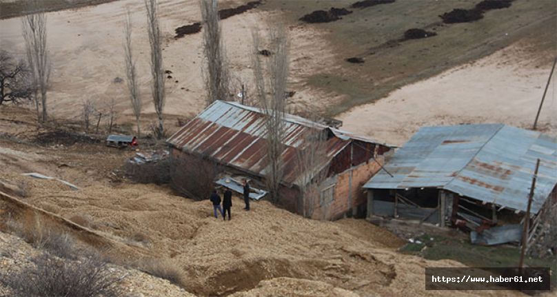 HES kanalından sızan sular evleri bastı 