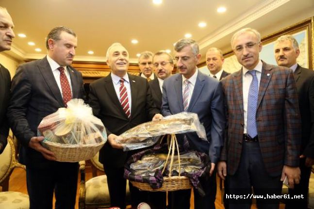 Bakan Fakıbaba çay tarlasında: Karadeniz'de organik tarıma geçilecek. 05-01-2018