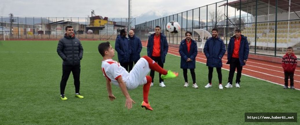 Balona röveşata atmıştı futbolcu oldu