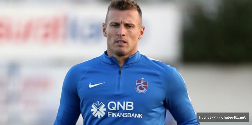 Durica futbolu bırakıyor