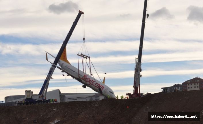 Trabzon'da pistten çıkan uçağı taşıyan vincin halatı koptu!