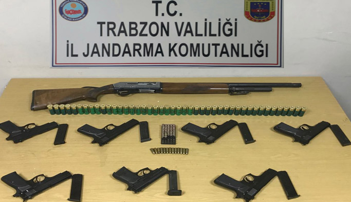 Trabzon’da eve operasyon: Çok sayıda silah ve mühimmat ele geçirildi