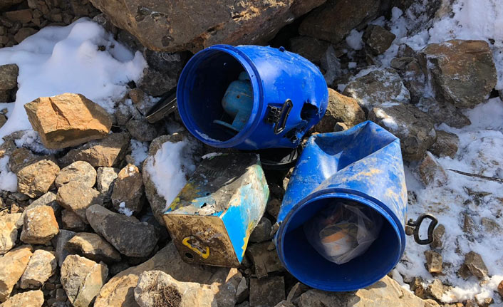 Araziye gömülü plastik patlayıcı ele geçirildi