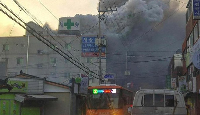 Hastanede yangın: 41 ölü!