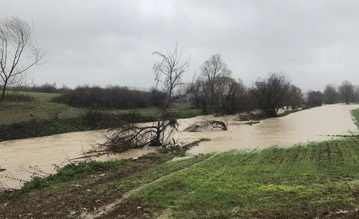 Seyran Deresi'nin yükselmesiyle ilçede alarma geçildi