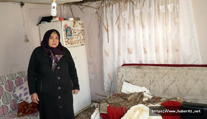 Çatısı çöken evde yaşam mücadelesi veriyor 