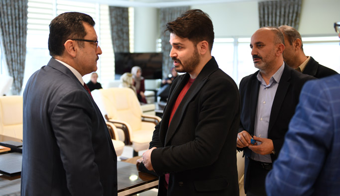 Genç: "Kapımız her zaman halkımıza açık"