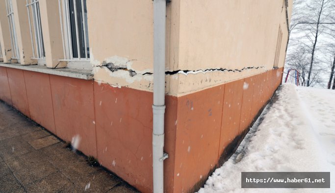 Tonya'da zemini kayan, duvarları çatlayan okul kapatıldı