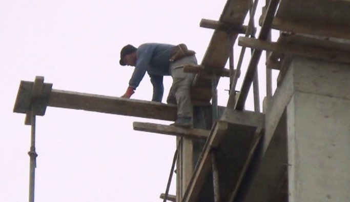 10 katlı inşaatta bakın nasıl çalışıyor?