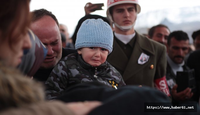 Giresun, şehidini uğurladı.. Şehidin küçük oğlunun gözyaşları yürek yaraladı