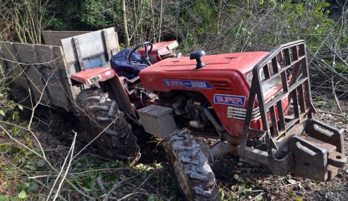 Odun toplamak için gitti, traktörün altında kaldı