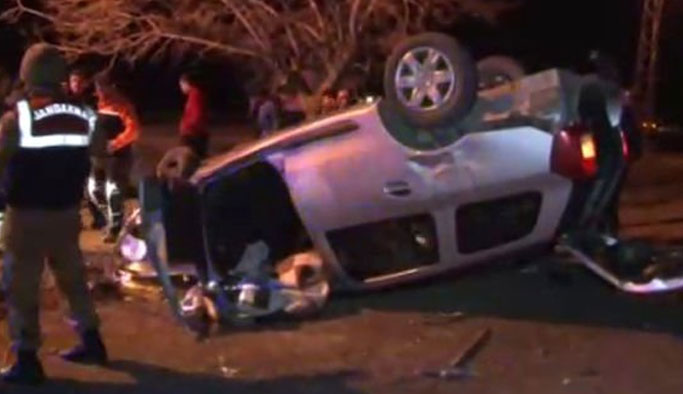 Polisler kaza yaptı: 1 polis şehit